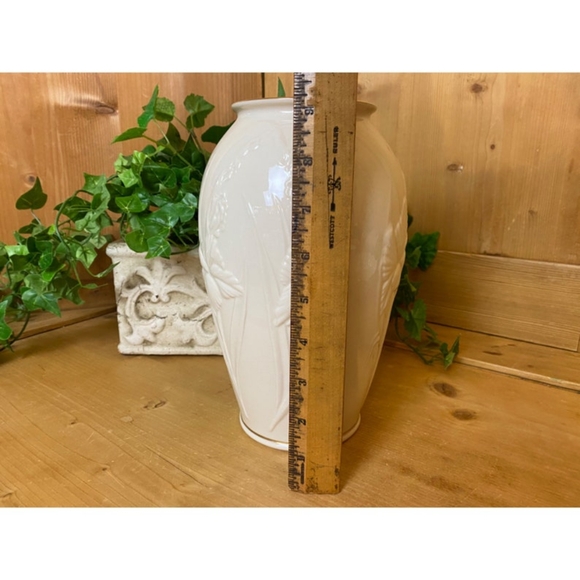 Elegant Porcelain Vase | Vintage Lenox | Ivory + Gold Trim | Raised Relief Flowe - Picture 2 of 8